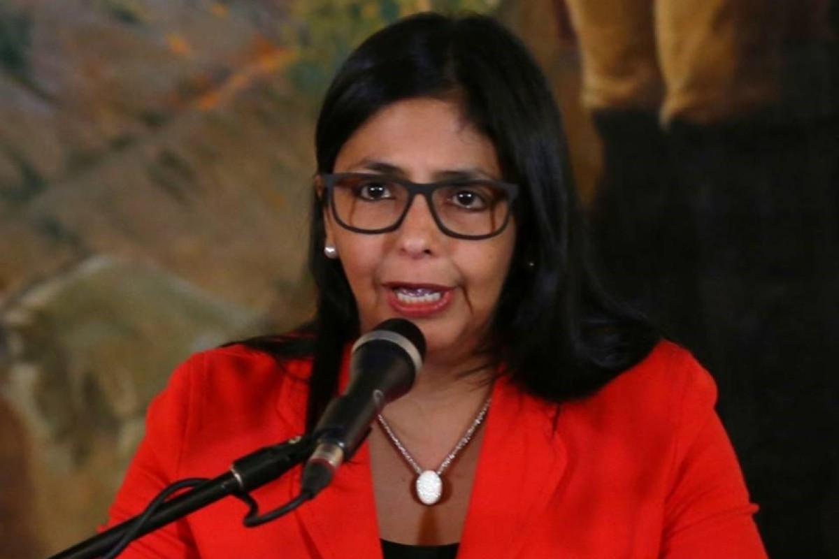 Presidente da Venezuela garante que controle do petróleo seguirá no país