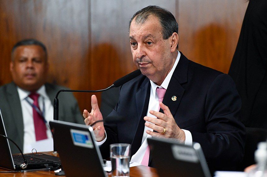 Relator no Senado mantém parecer favorável ao fim da escala 6x1