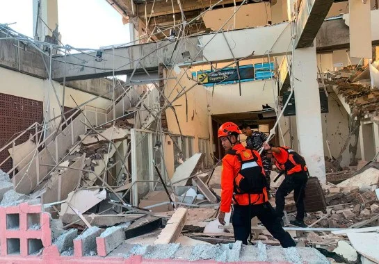 Forte terremoto na Indonésia deixa ao menos 38 mortos e gera alerta de tsunami