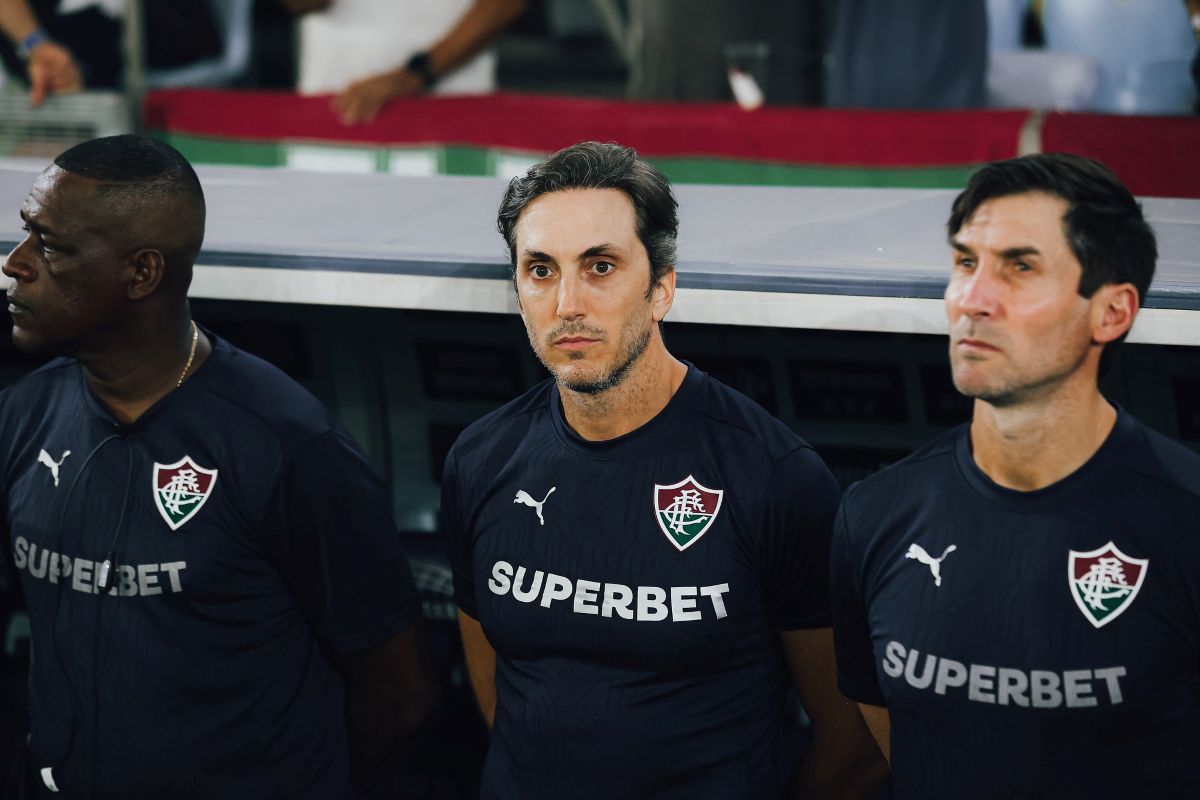 Organizadas exigem a demissão de Luis Zubeldía após queda do Fluminense