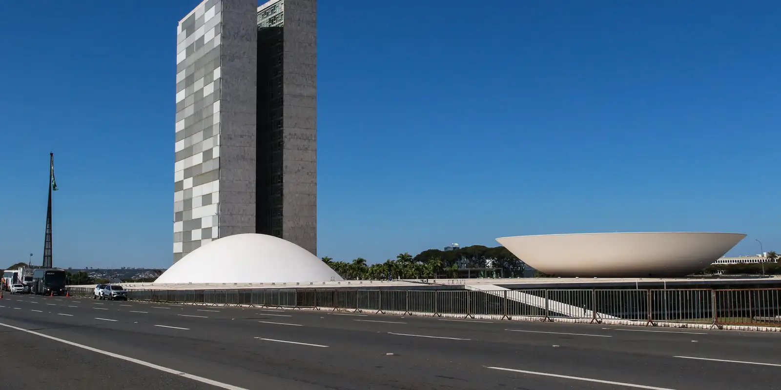 Votação da MP da taxa das blusinhas é adiada para terça-feira