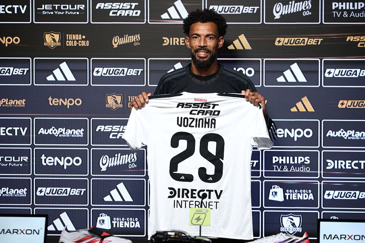 Goleiro Vozinha é recepcionado por torcedores do Colo-Colo no Chile