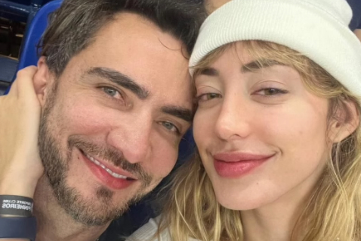 Cantora Nicole Louise sofre críticas na web após se afastar do próprio pai gay