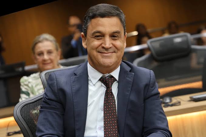 Wilde Cambão lidera pesquisa para deputado estadual no Entorno do DF
