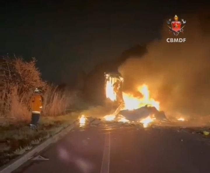 Acidente grave na br-060 deixa dois mortos carbonizados