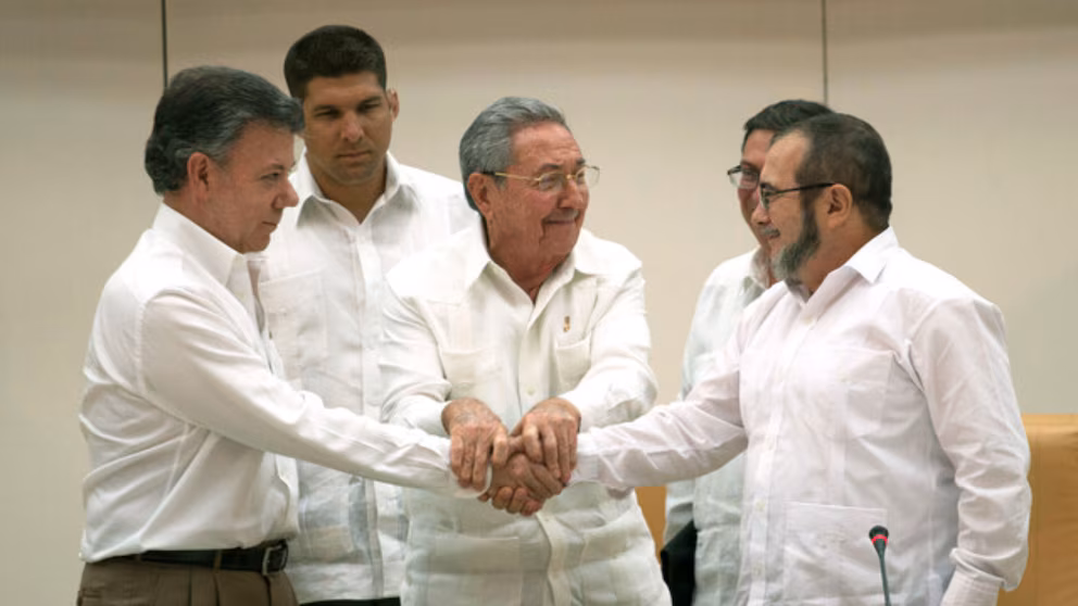 Acordo de paz na Colômbia completa dez anos sob sombra da violência