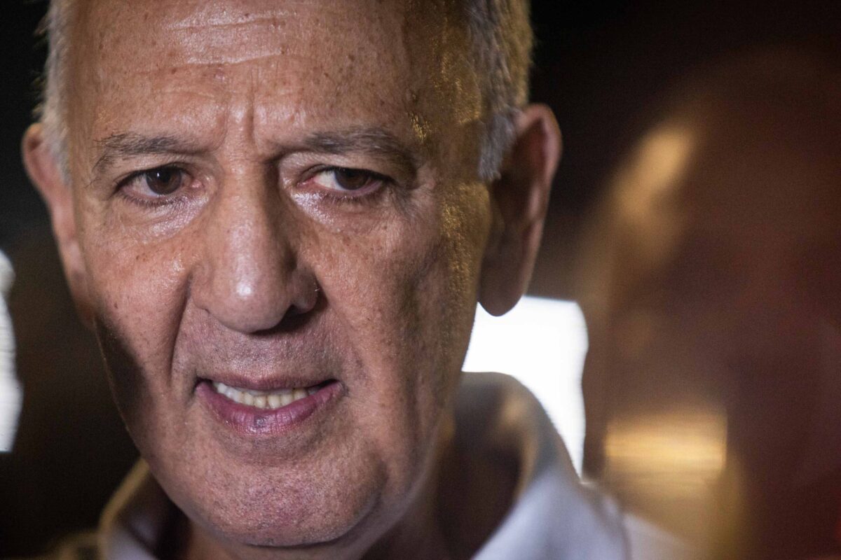 TRE-DF indefere candidatura de Arruda, mas ex-governador segue em campanha