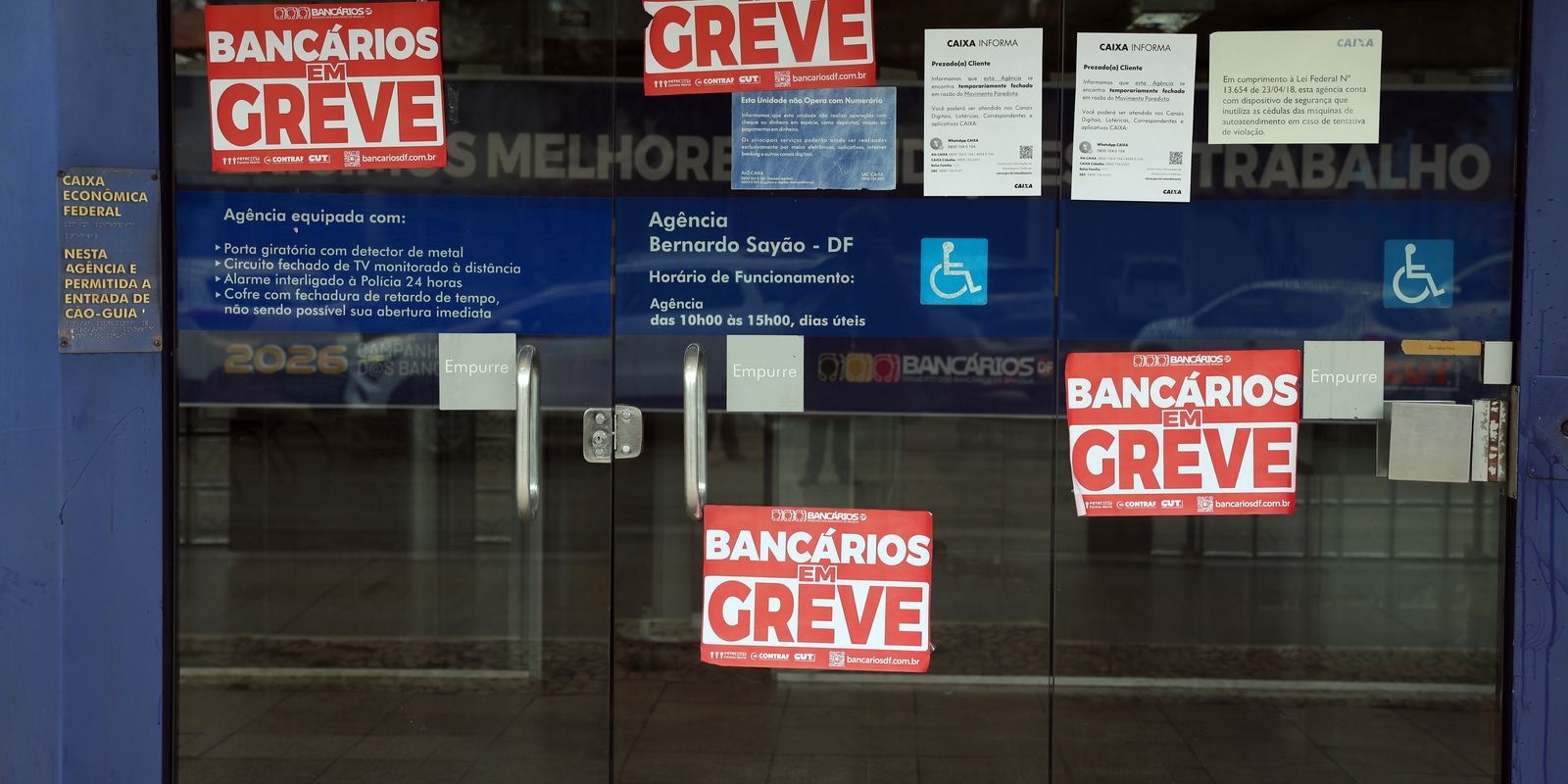 Trabalhadores rejeitam proposta e mantêm greve na Caixa por tempo indeterminado