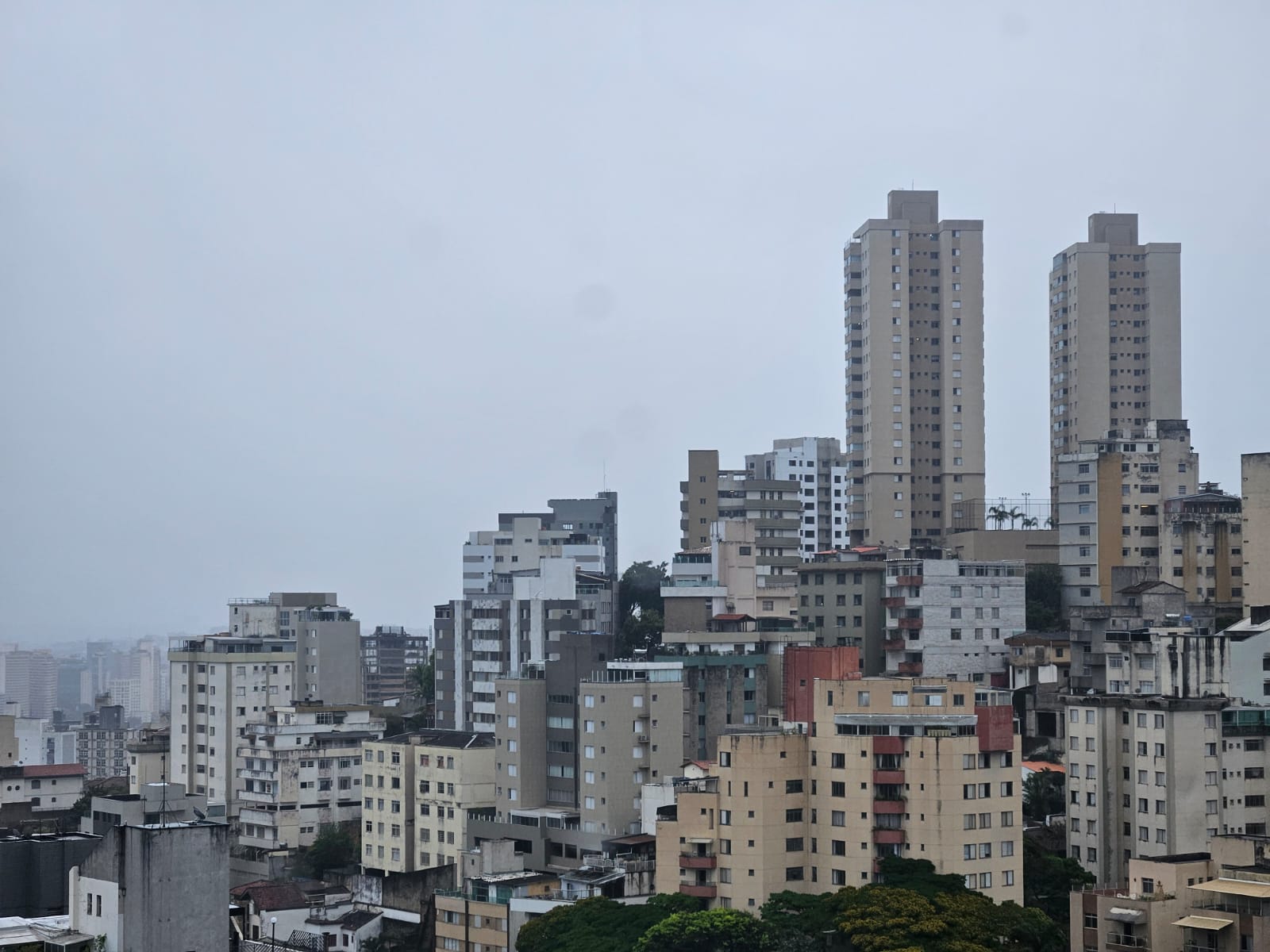 Previsão do tempo aponta chuva em Belo Horizonte nesta quinta-feira