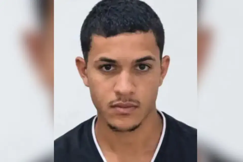 Corpo de bombeiros localiza jovem que afundou após bater a cabeça no Rio Claro
