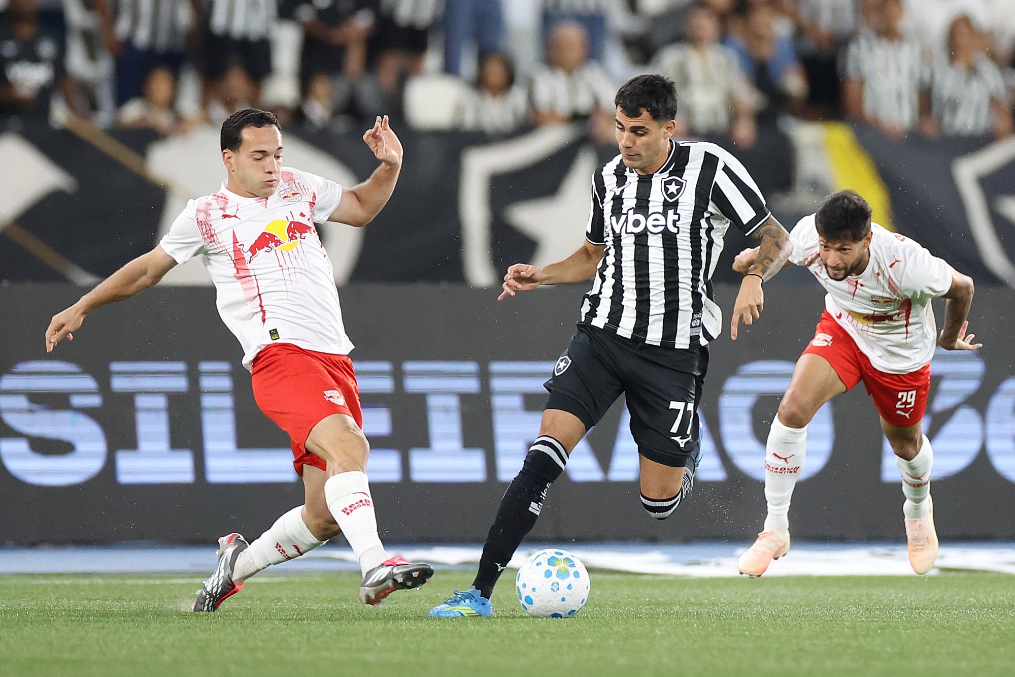 Botafogo e Red Bull Bragantino empatam pelo campeonato brasileiro