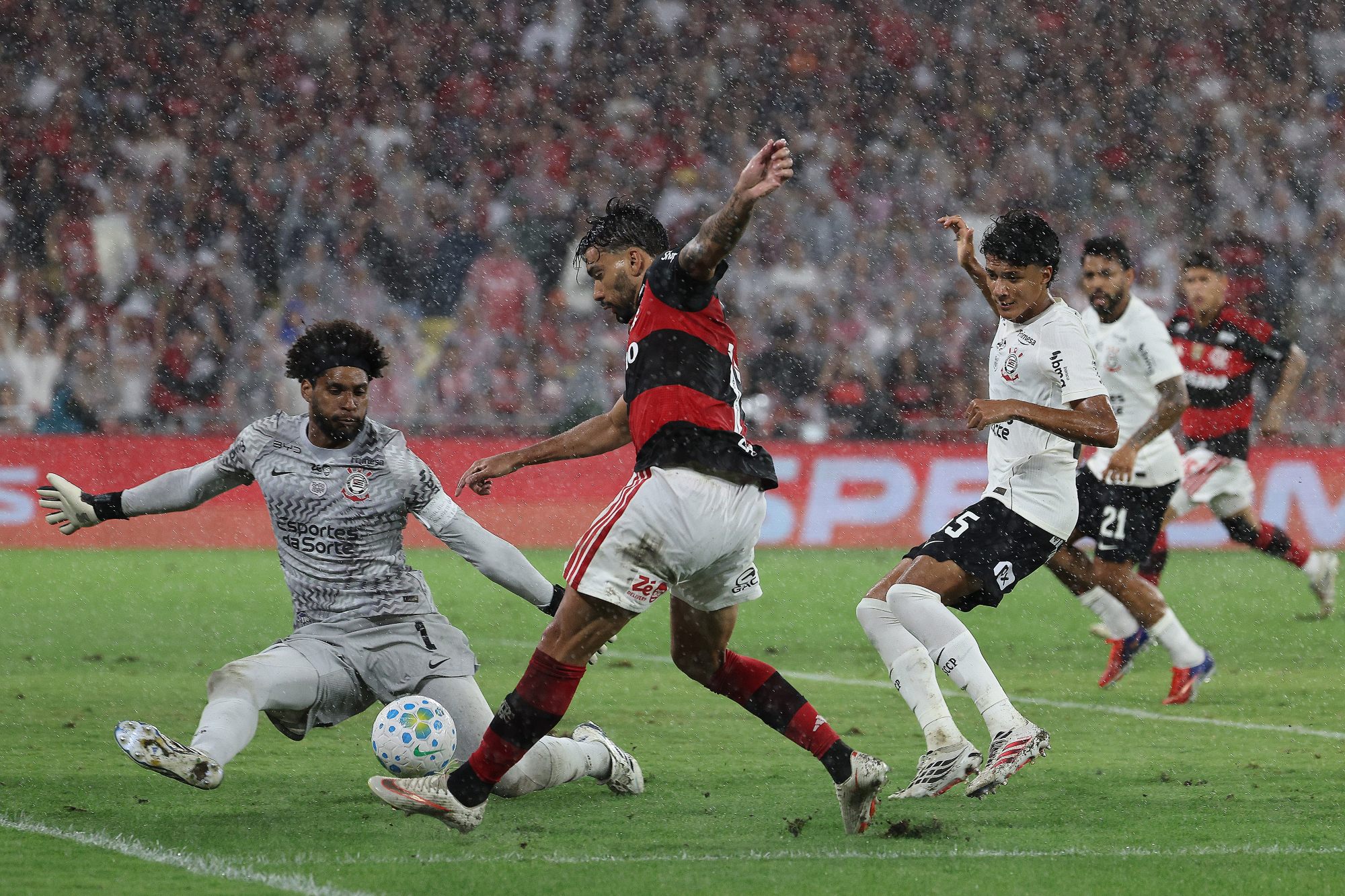 Flamengo assume liderança na rodada do Brasileirão; veja melhores momentos