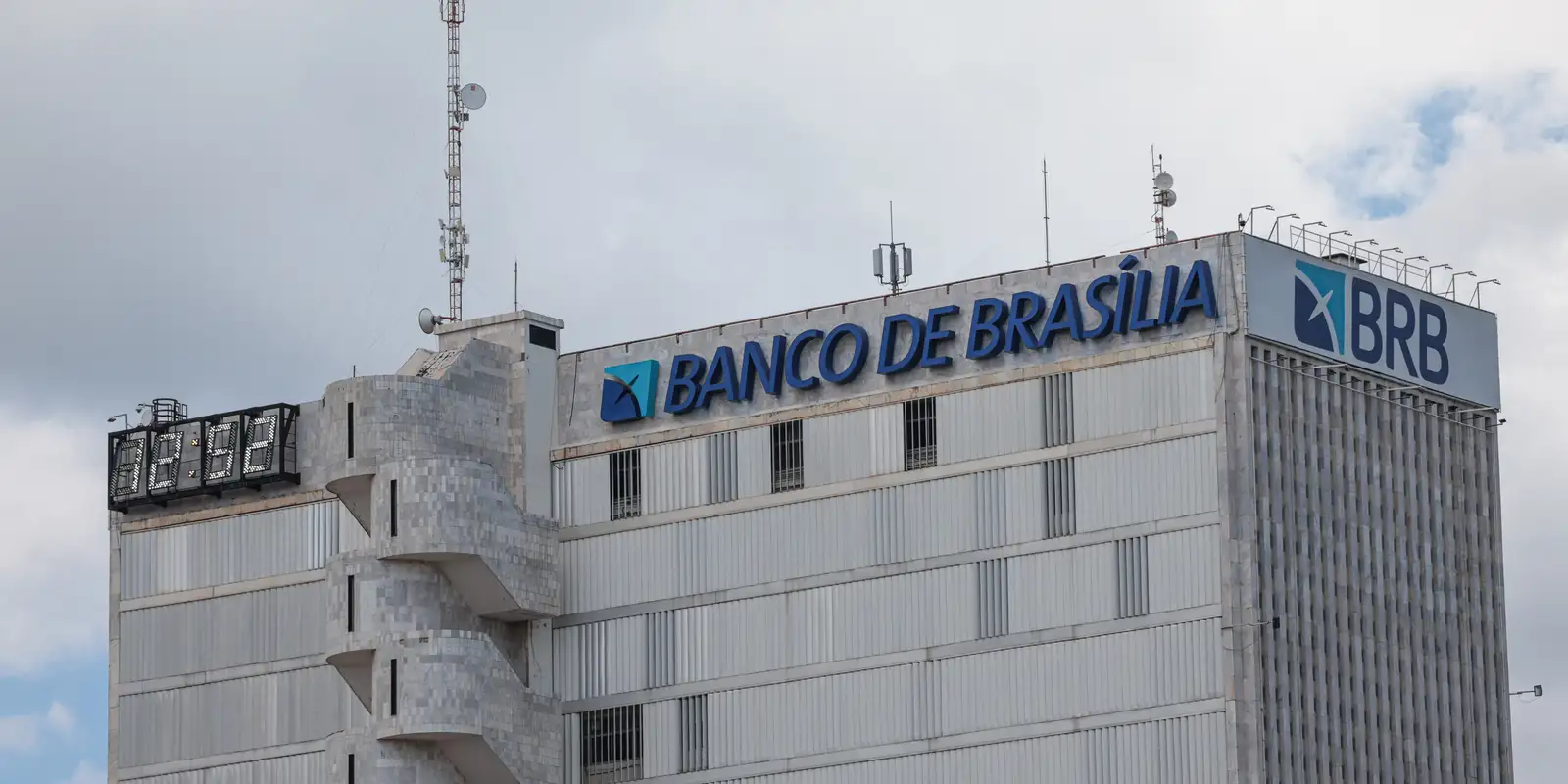 Caso Master: TCDF bloqueia R$ 2,7 bilhões de ex-dirigentes do BRB