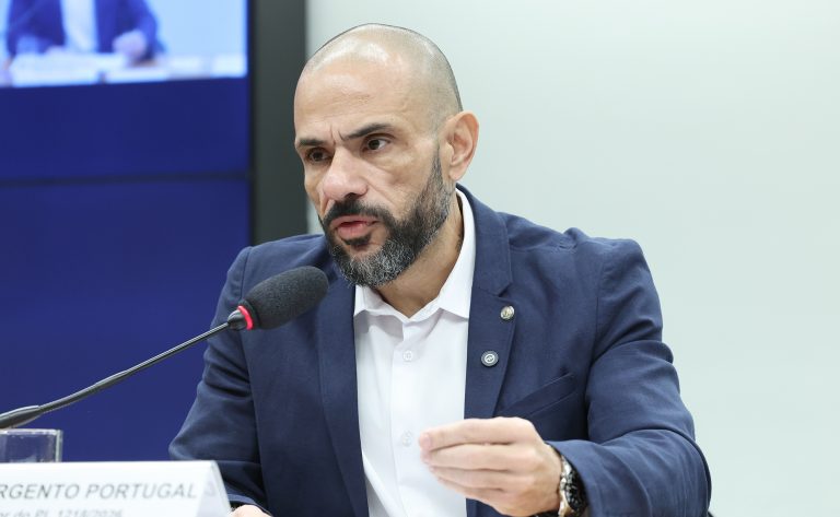 Câmara aprova projeto que destina verbas para combater crimes financeiros virtuais