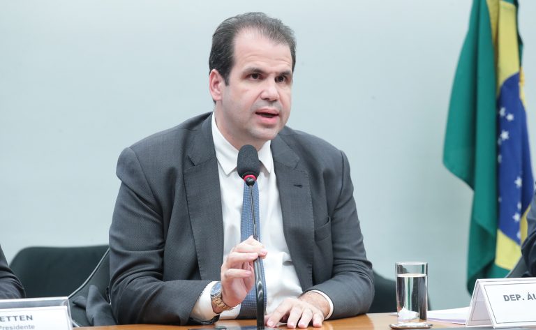 CCJ aprova desembarque de ônibus fora do ponto para grupos vulneráveis à noite