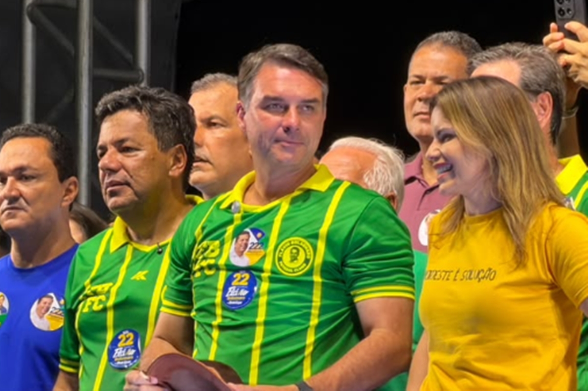 Flávio Bolsonaro articula plano estratégico para ampliar poder no STF