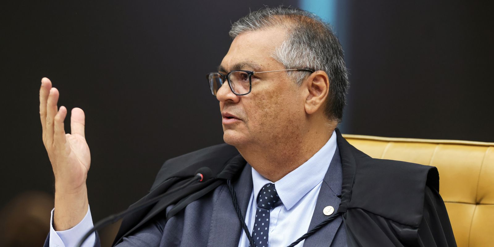 Flávio Dino retira o sigilo de apuração sobre o filme Dark Horse