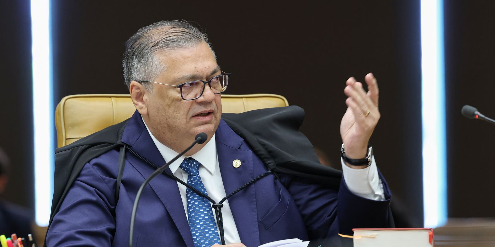 Flávio Dino aciona a Polícia Federal para apurar negócios de Vorcaro em São Paulo