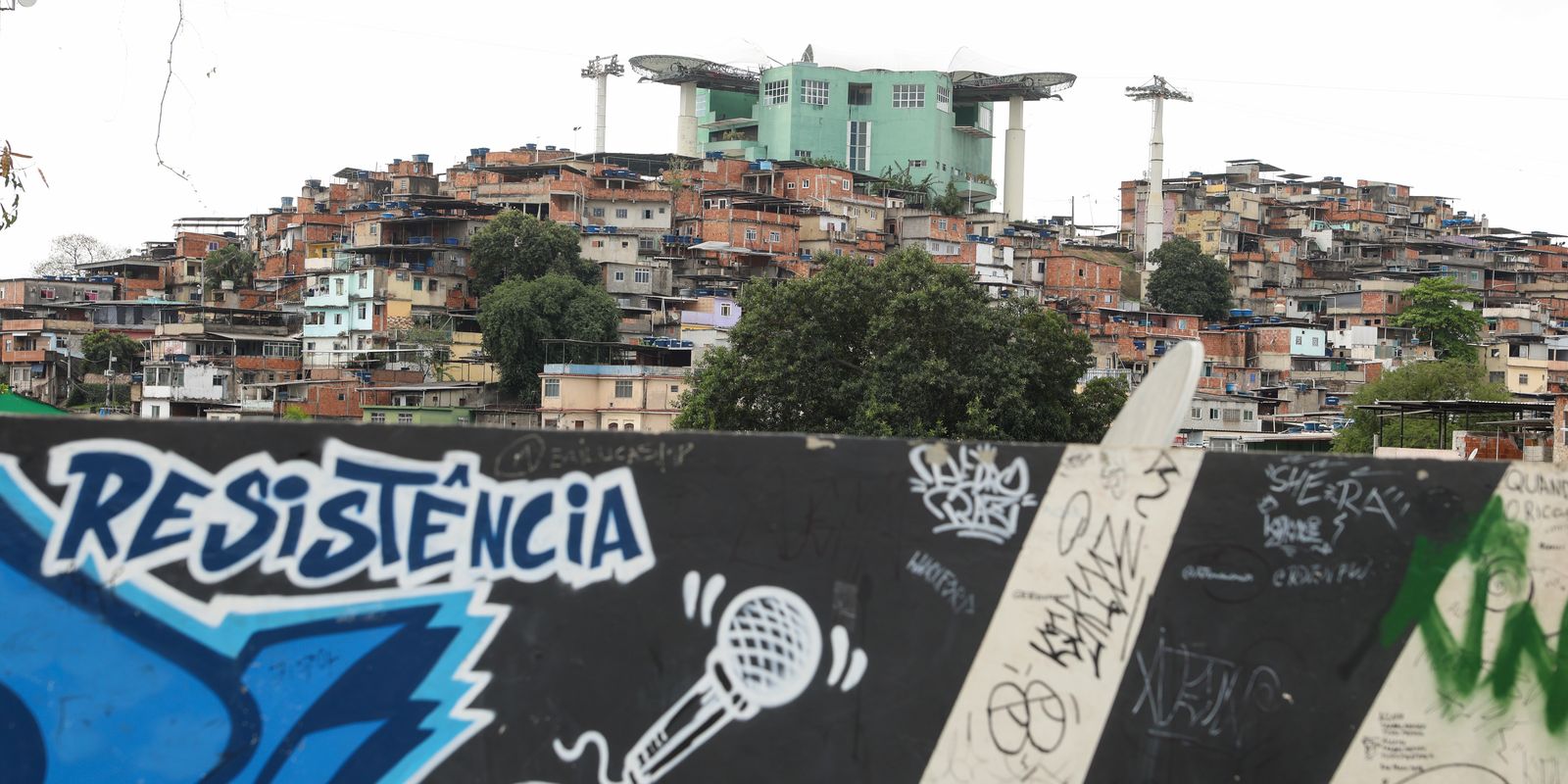 Eleitores de favelas do Rio elegem a educação como prioridade nas urnas
