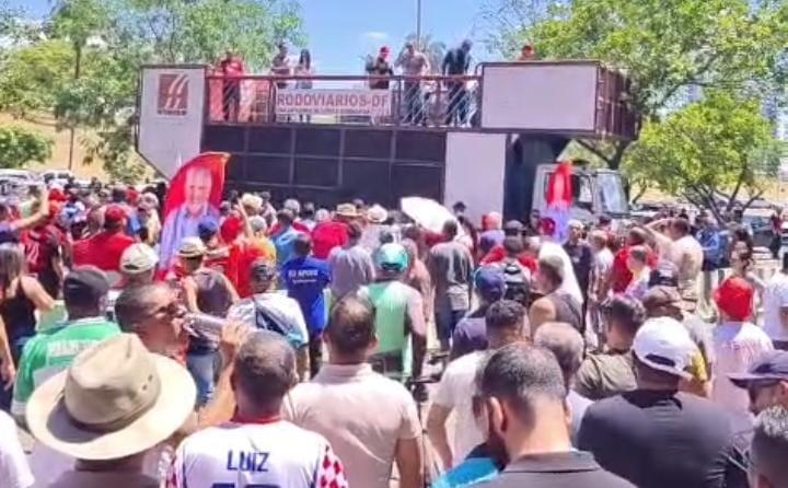 Rodoviários aprovam greve geral no DF a partir desta segunda-feira