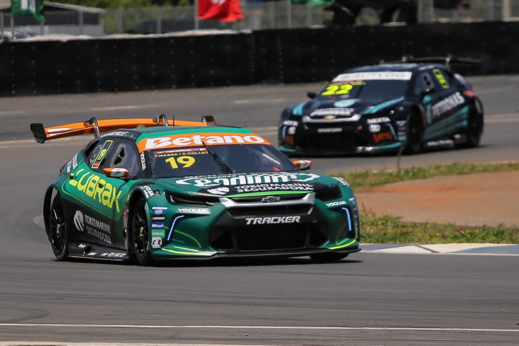 Enzo Elias crava melhor volta e lidera segundo treino da Stock Car em Brasília