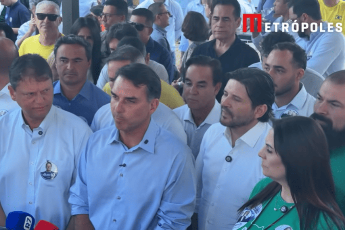 Flávio Bolsonaro critica Alcolumbre por suposta blindagem a Moraes
