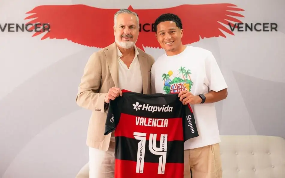 Flamengo oficializa a contratação do atacante Anthony Valencia até 2031