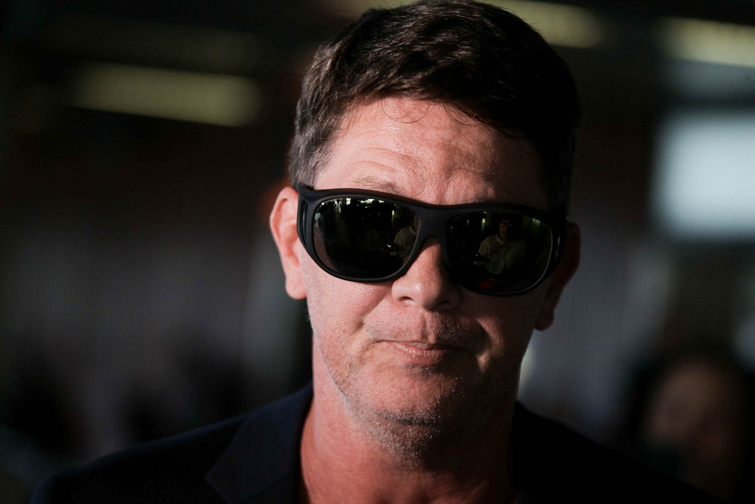 Mario Frias defende Flávio Bolsonaro em caso do filme Dark Horse