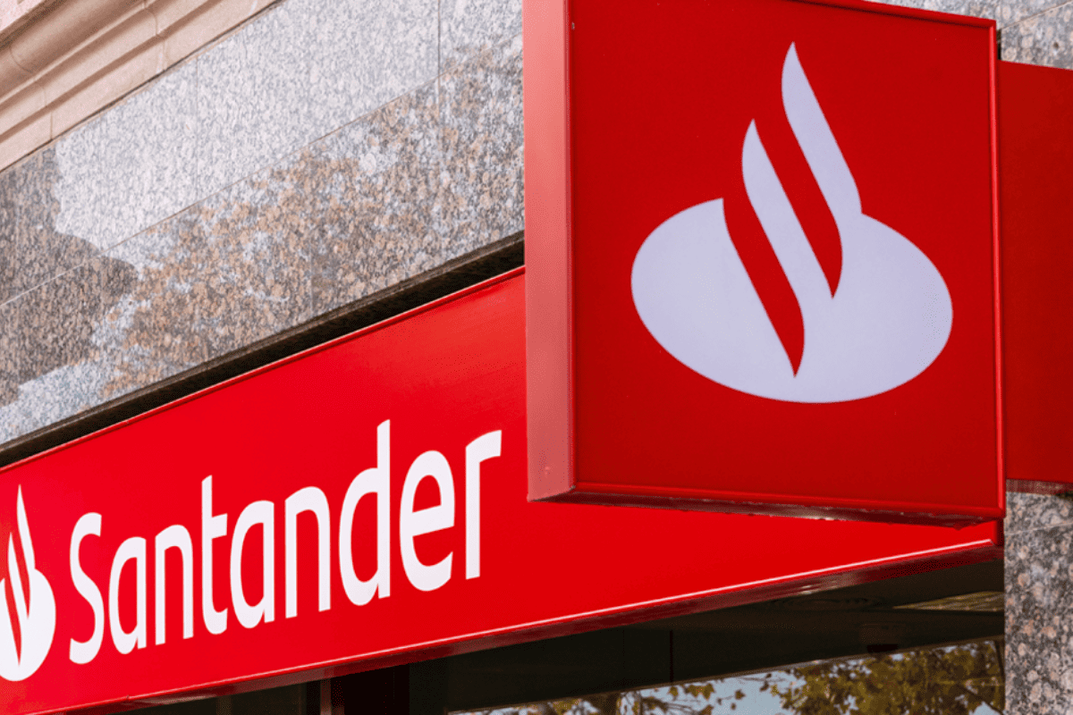 Funcionária do Santander é presa por desvio milionário de idosos