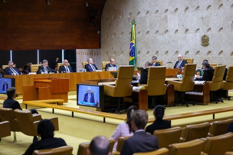 Julgamento no STF sobre Alexandre de Moraes é suspenso após pedido de vista