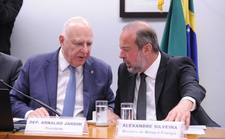 Nova lei dos combustíveis do futuro impulsiona bilhões em investimentos no país