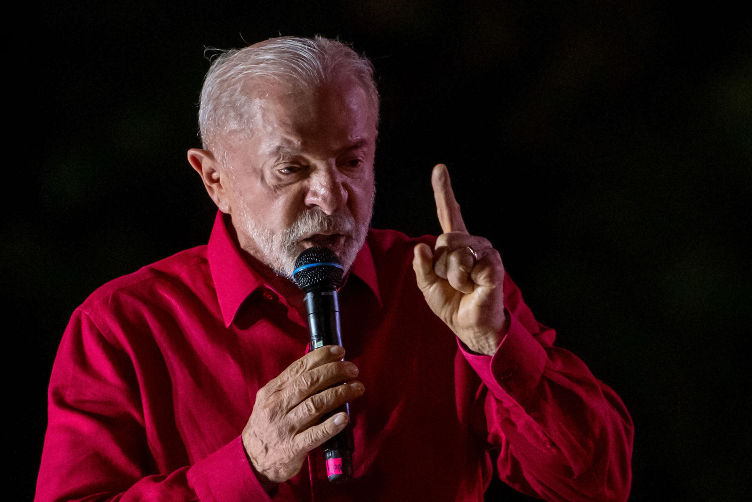 Lula defende voto de idosos e questiona participação de eleitores com mais de 70