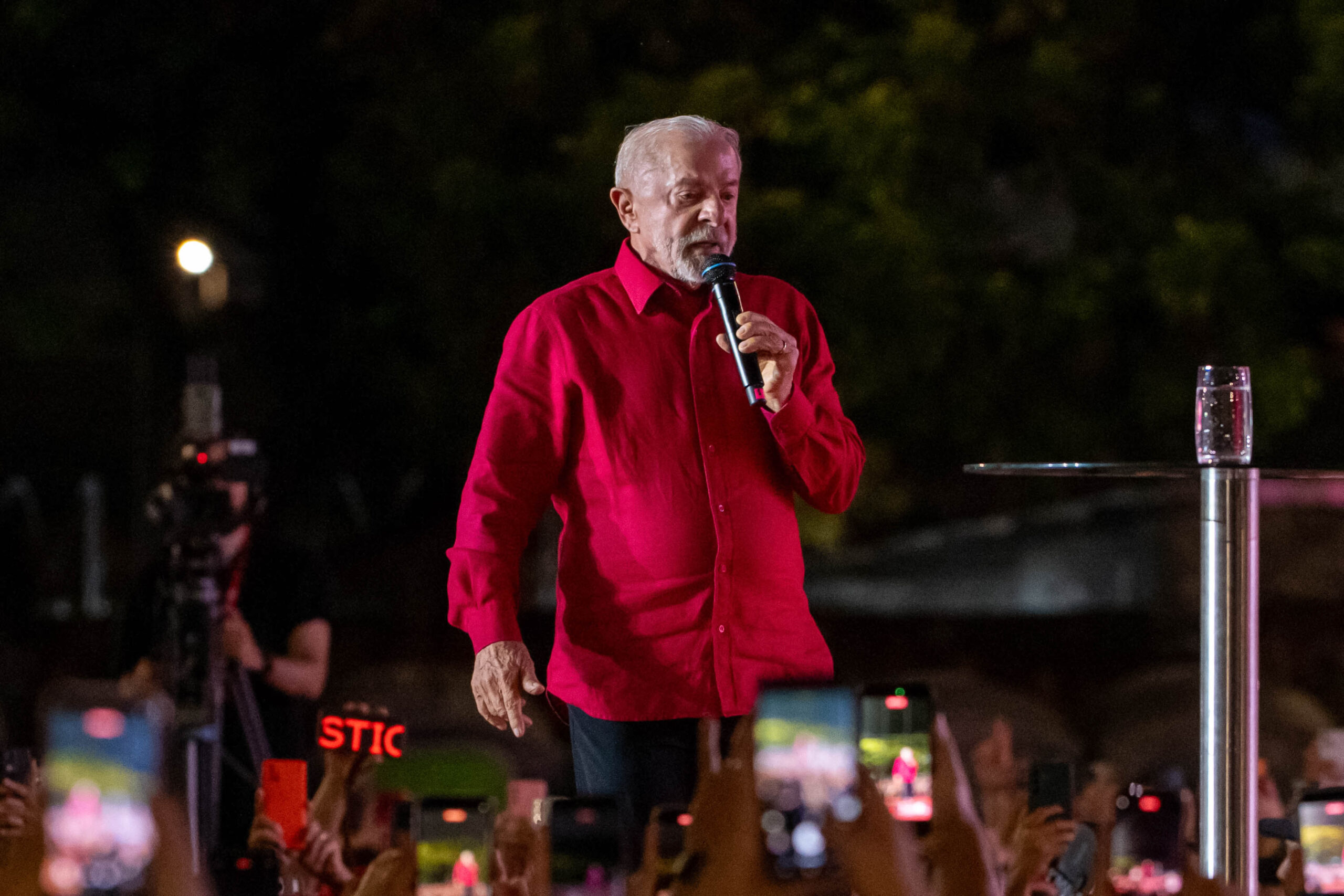 Lula ganha fôlego em pesquisas e deve evitar debate da TV Globo