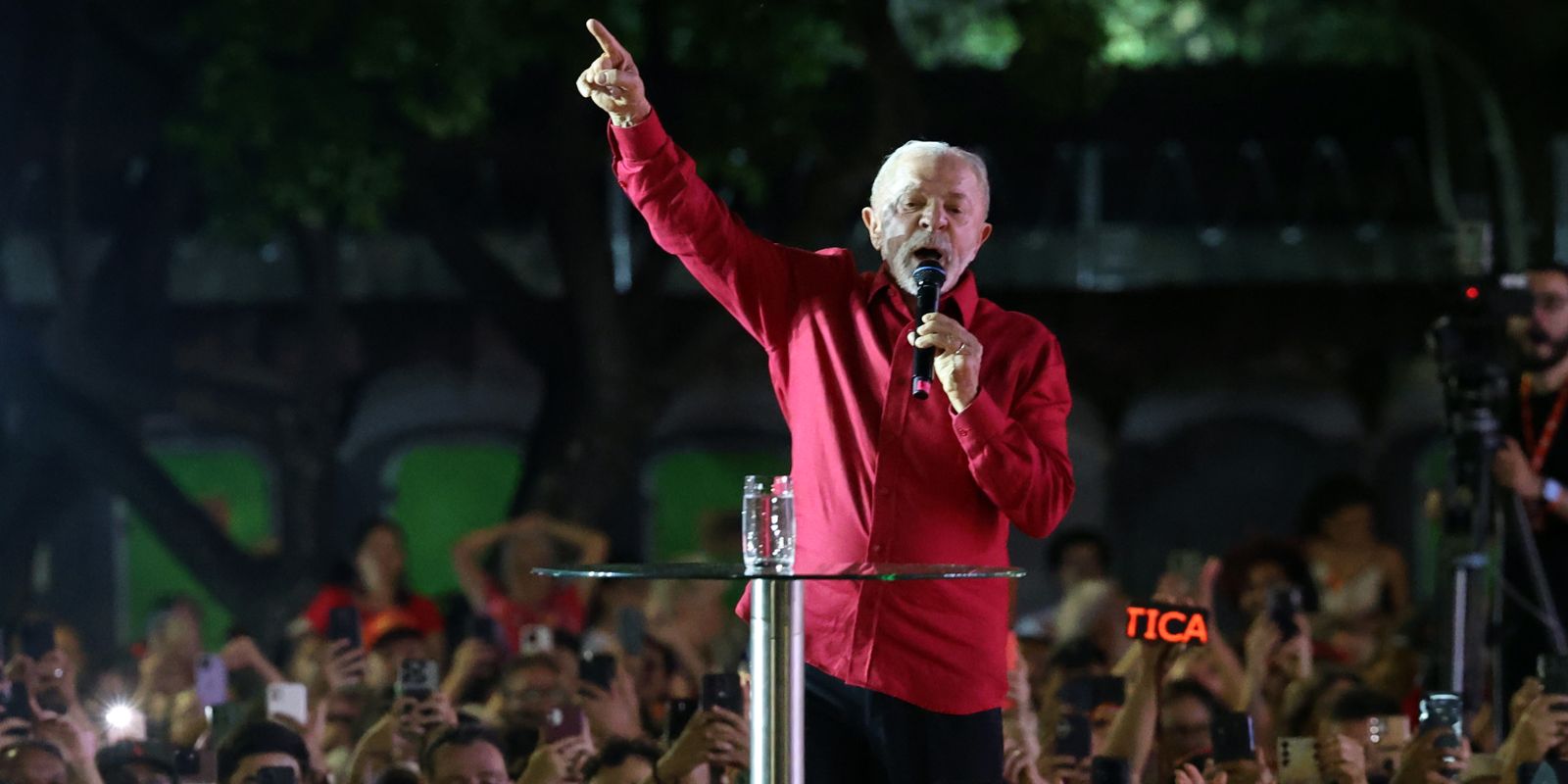 Plano de governo de Lula foca em salário mínimo e segurança