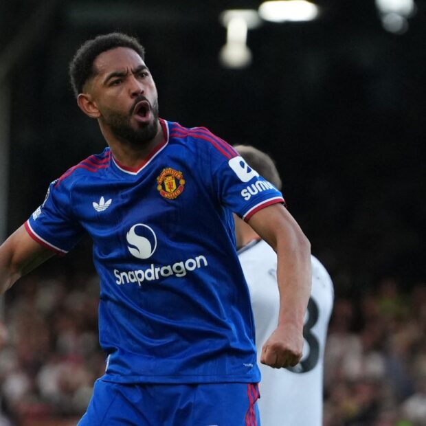 Matheus Cunha marca no fim e salva o Manchester United