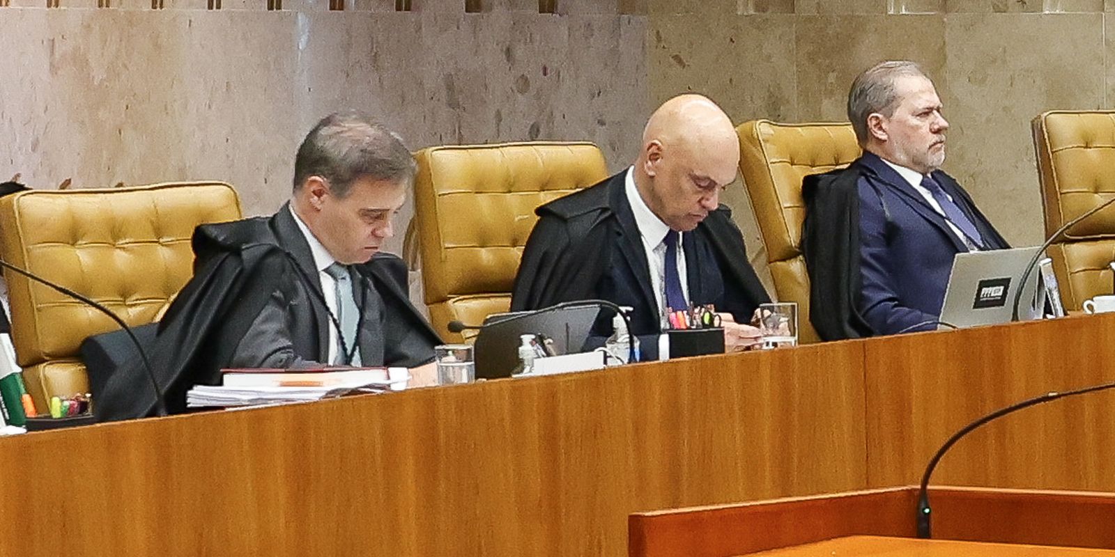 Alexandre de moraes acusa andré mendonça de tentar incluí-lo em delação