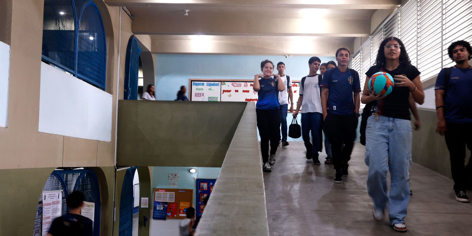Programa Pé-de-Meia inicia pagamento da sexta parcela para estudantes nesta segunda