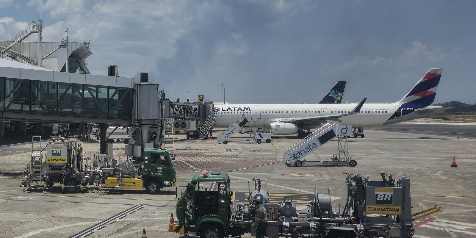 Petrobras encarece o querosene de aviação em 13,9% após tensões globais