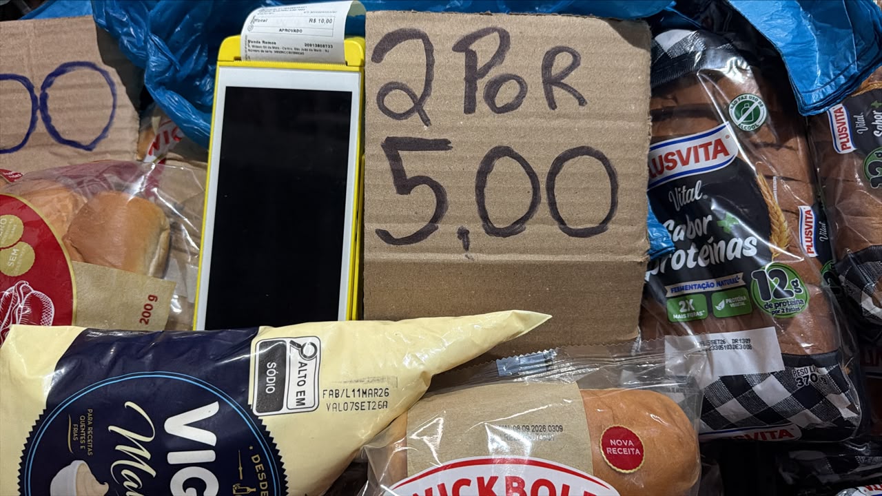 Polícia apreende carga roubada com alimentos vencidos que seriam vendidos no Rio