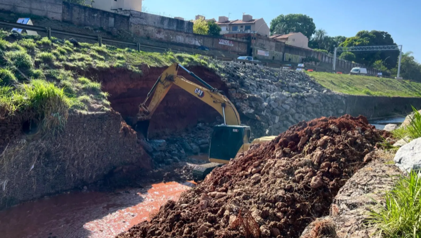 Prefeitura de Goiânia contém erosão e reforça talude na Marginal Botafogo