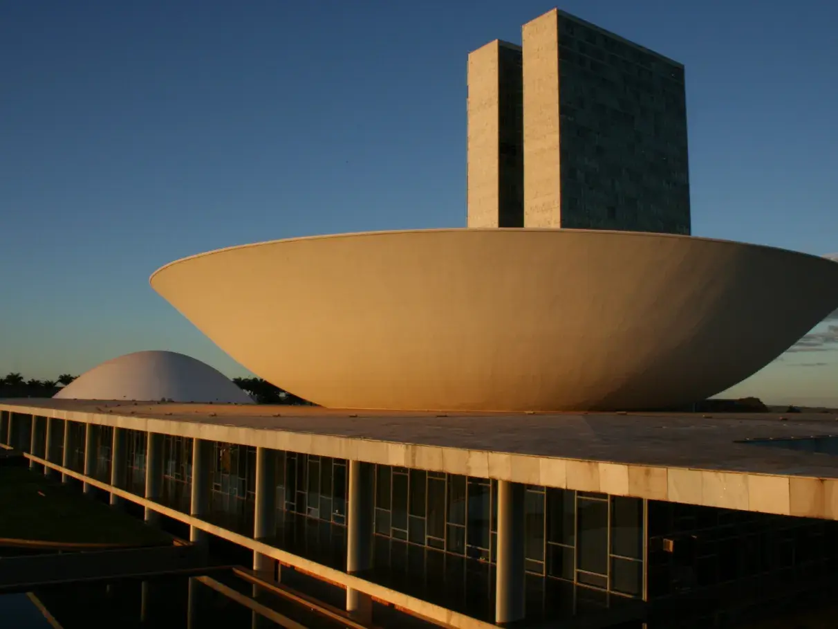 Quatro candidaturas avançam e começam a redesenhar disputa por vagas federais no DF