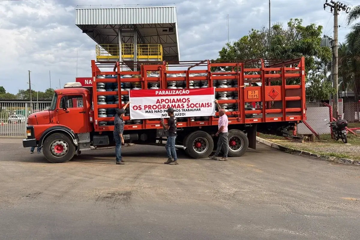 Revendedores de gás de cozinha protestam contra reajuste no Distrito Federal