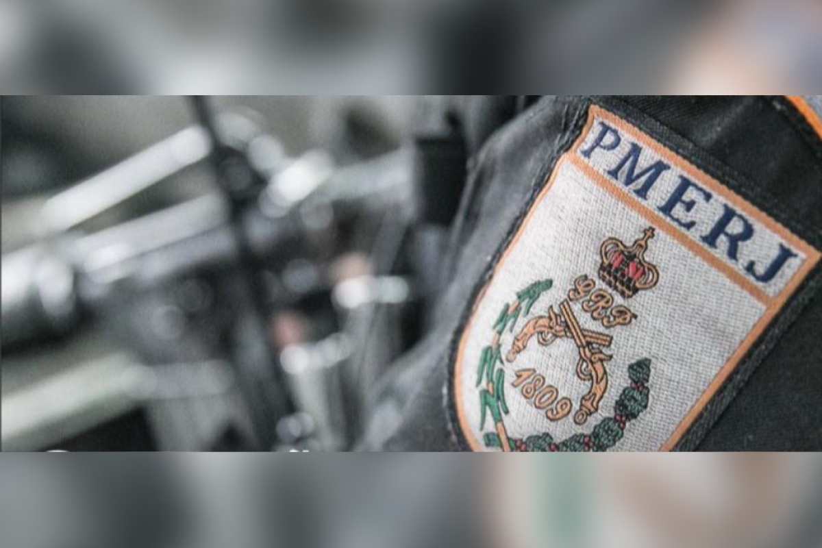 Policial militar vira réu após torturar jovens com spray de pimenta no RJ
