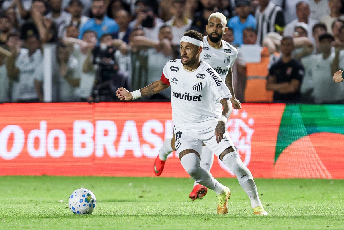 Quantos jogos o Santos perde sem Neymar após nova lesão muscular?