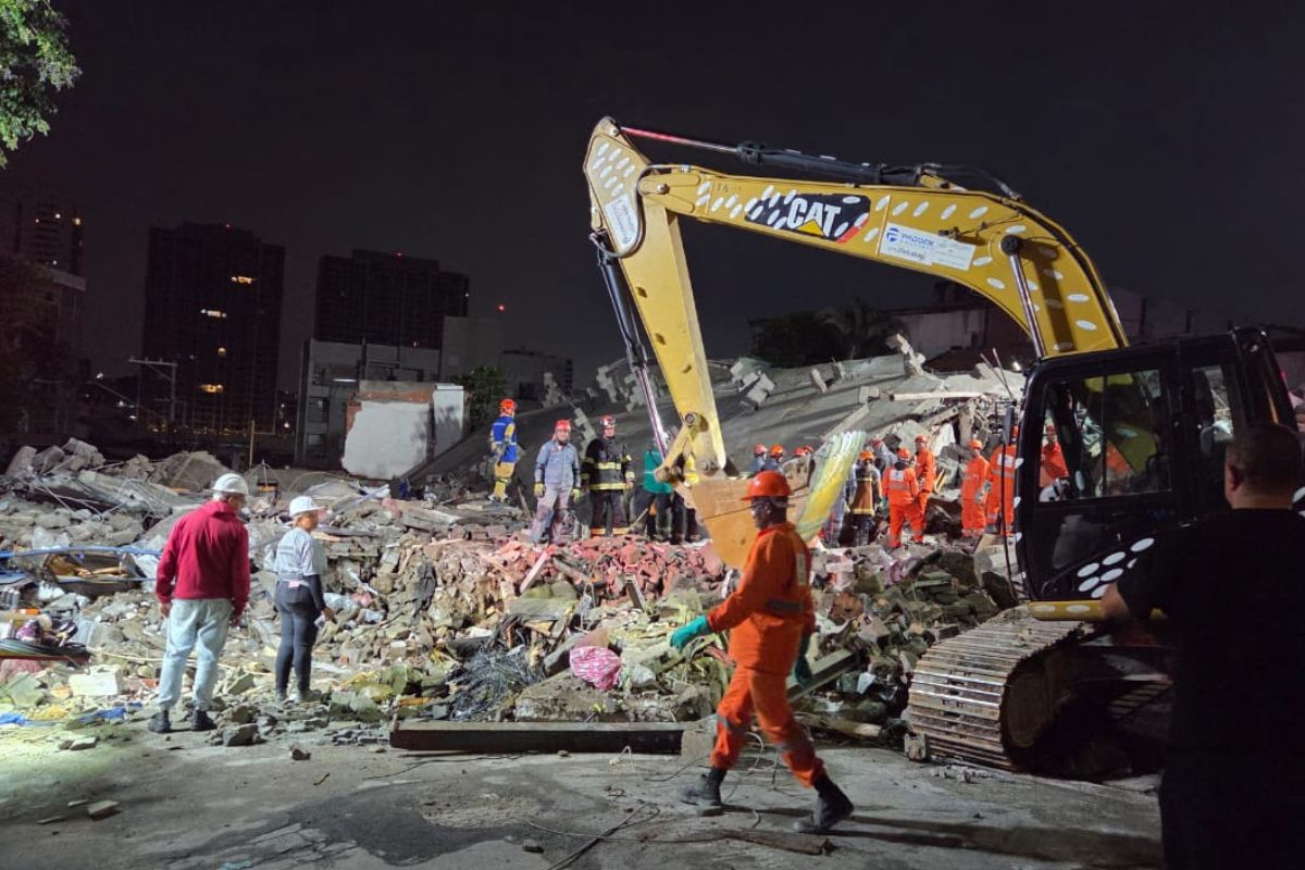 Desabamento em São Paulo atinge cinco mortes após operação de resgate