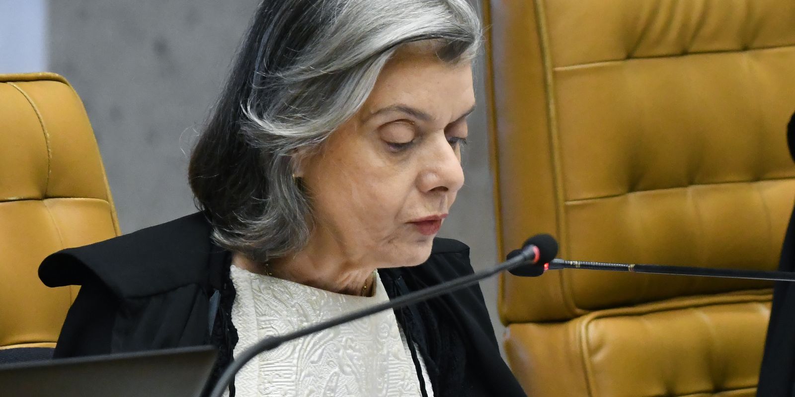 Cármen Lúcia lamenta crise no STF e aponta mal-estar cívico no país