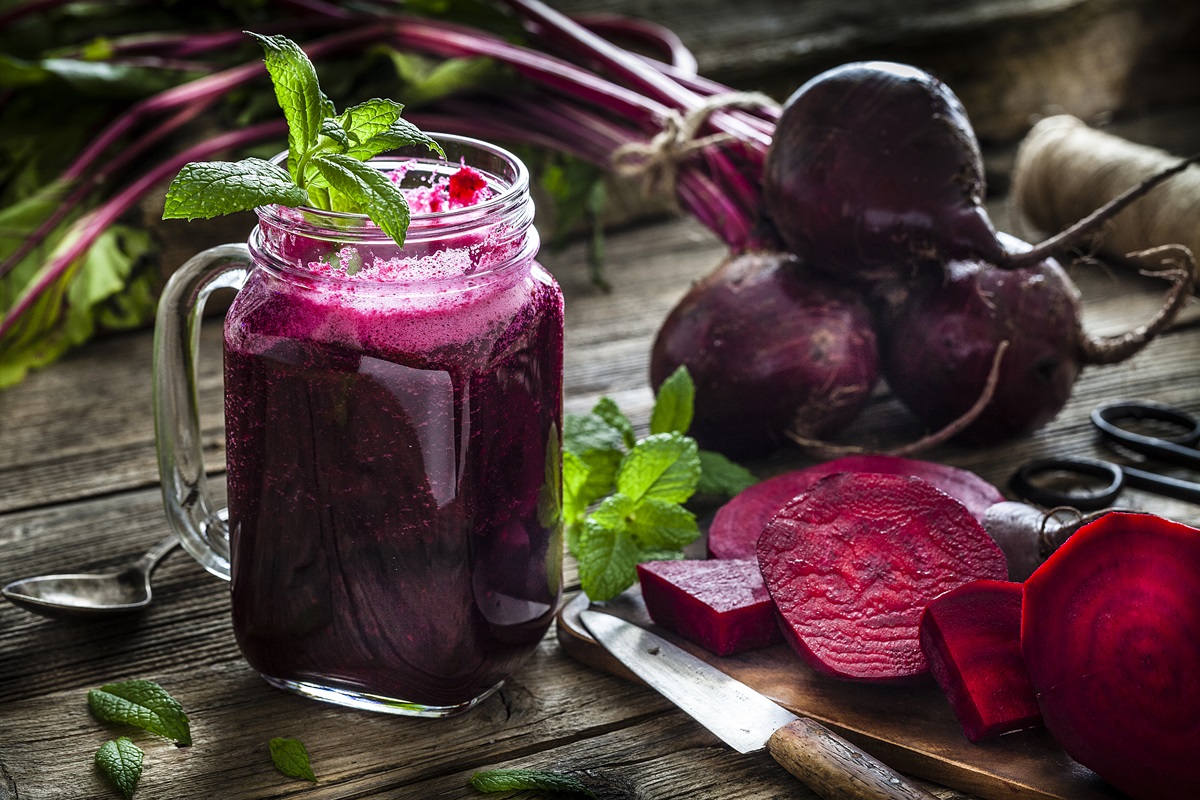 Como o suco de beterraba pode substituir suplementos caros de pré-treino