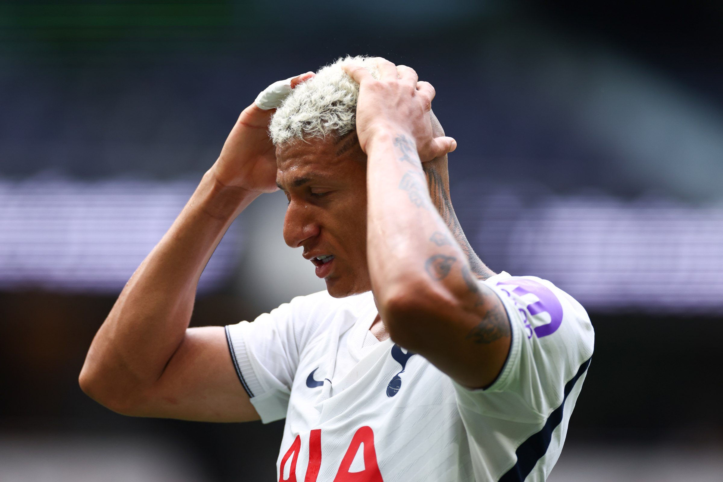 Richarlison é barrado por técnico do Tottenham até mesmo em jogos de copa