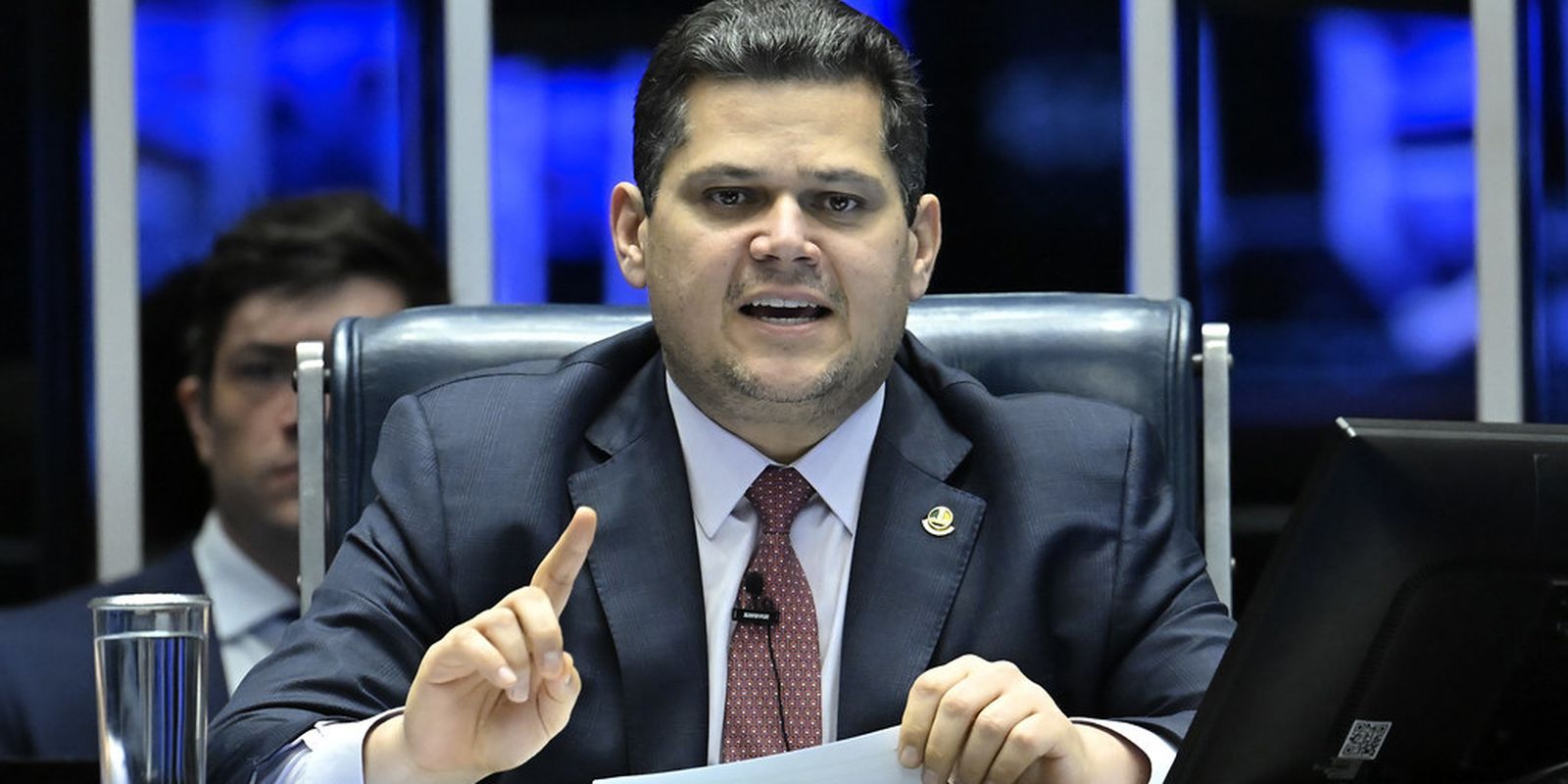 Davi alcolumbre define calendário para votação da escala 6x1 no senado