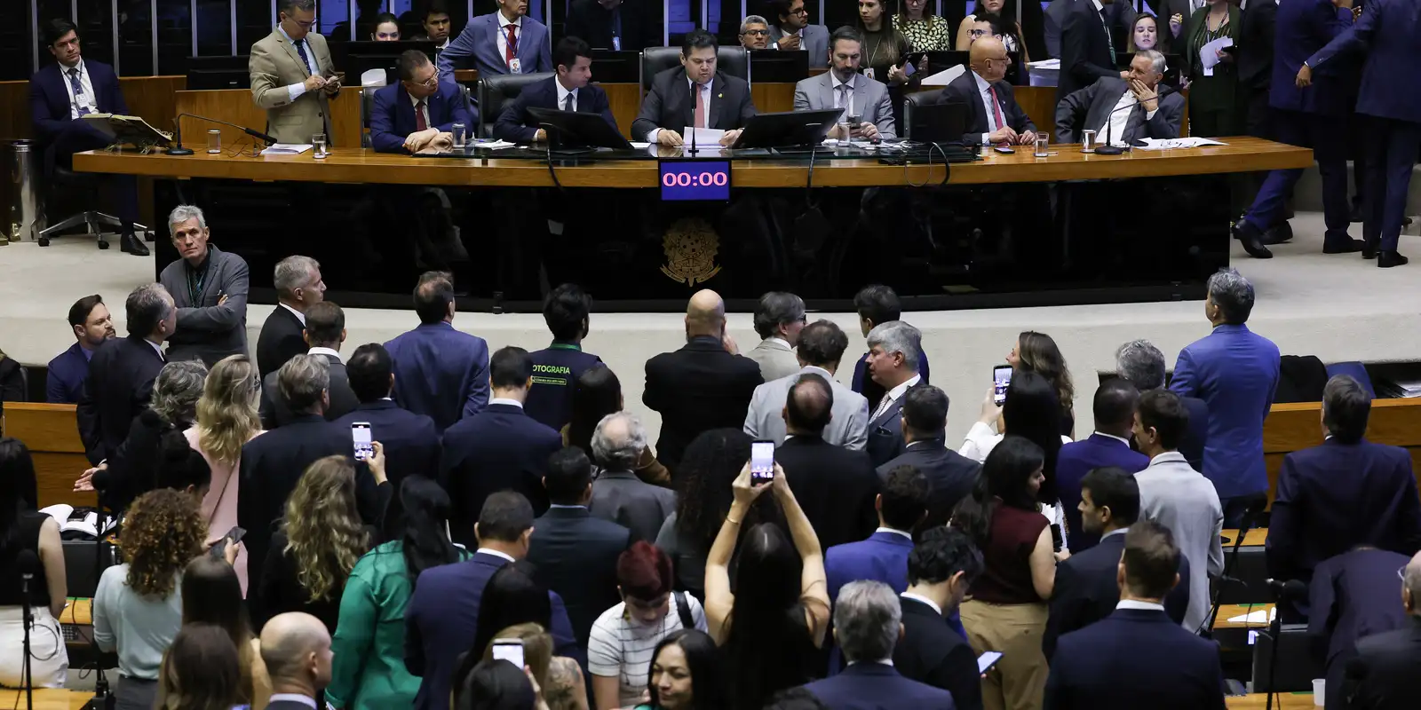 Davi Alcolumbre marca votação da PEC do fim da escala 6x1 no Senado